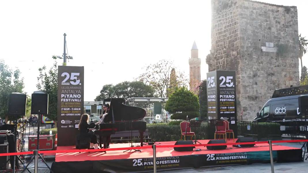Antalya Piyano Festivali Sokaklara Taştı 10